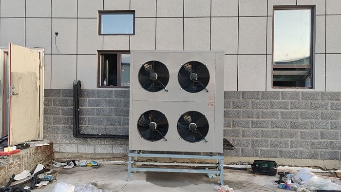 Die beiden Sitzungen geben den Ton für eine grüne Entwicklung und die Oberluft der Dual-Source-Wärmepumpenstation vor Die beiden Sitzungen geben den Ton für eine grüne Entwicklung und die Oberluft der Dual-Source-Wärmepumpenstation vor