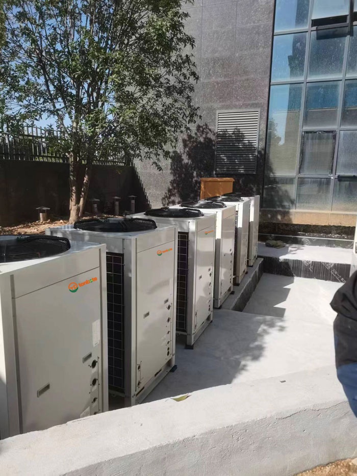 CO2-neutrale Park-Standardausrüstung | Das intelligente Dual-Source-Wärmepumpensystem von Tongbao Te ermöglicht neue Energieeinsparungen beim Heizen und Kühlen