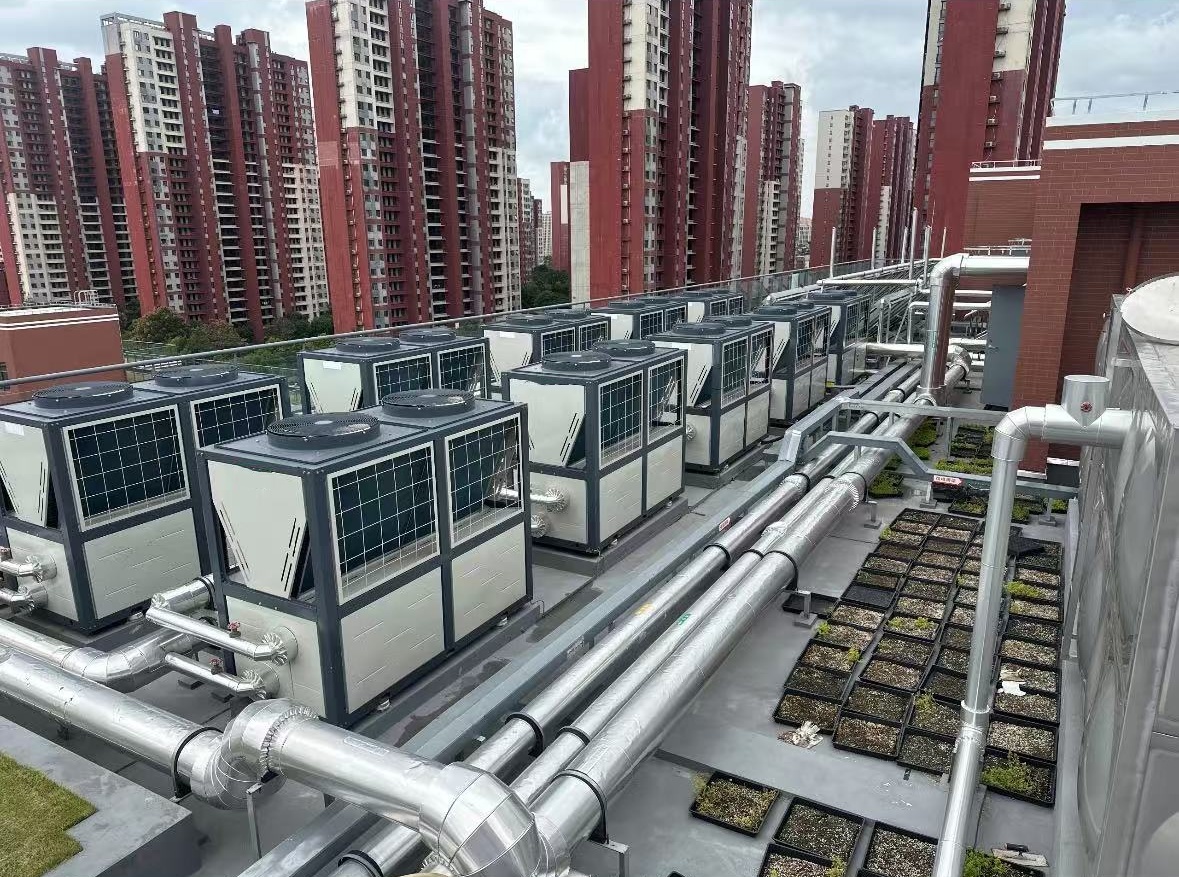 Energiesparend und kostensenkend neuer Maßstab! Das intelligente Dual-Source-Wärmepumpensystem gestaltet Energielösungen für Hotels und Gewerbekomplexe neu